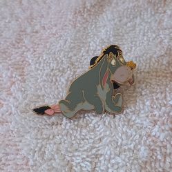 Disney Winnie The Pooh Mickey Trading Pin Eeyore Bee on Nose