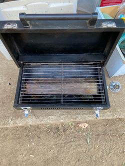 Tailgate or portable barbecue pit