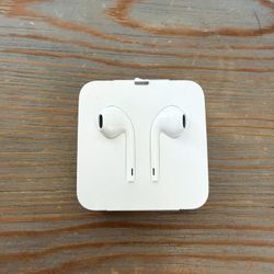 Wired Apple Ear buds Lightning