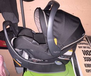 Chicco Car seat And Base