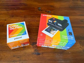 Polaroid Go Instant Camera Generation 2 + clip budle