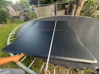 Truck bed cover