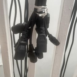 many 3 pin power cords