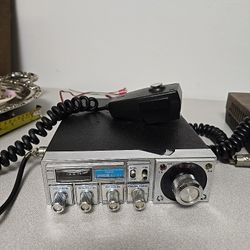 Vintage Pace model 8041 40CH CB Radio and Mic, Tested & Working!