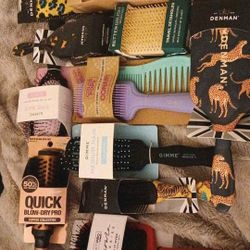 Variety Of Detangle Brushes And Combs 5$each