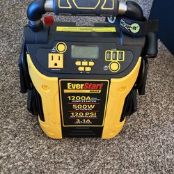 EverStart Maxx  1200A Jump Starter