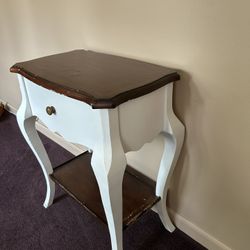 WOOD END SIDE ACCENT TABLE