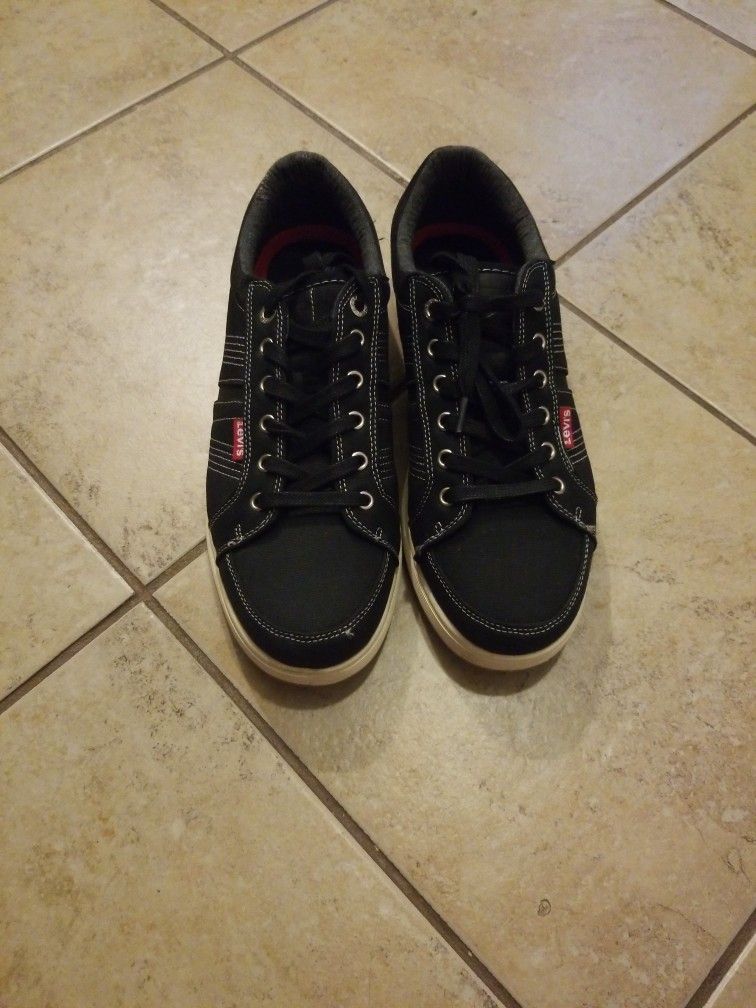 Levi's Comfort sneaker size 11