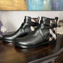 Burberry Pryle Equestrian Check Ankle Booties