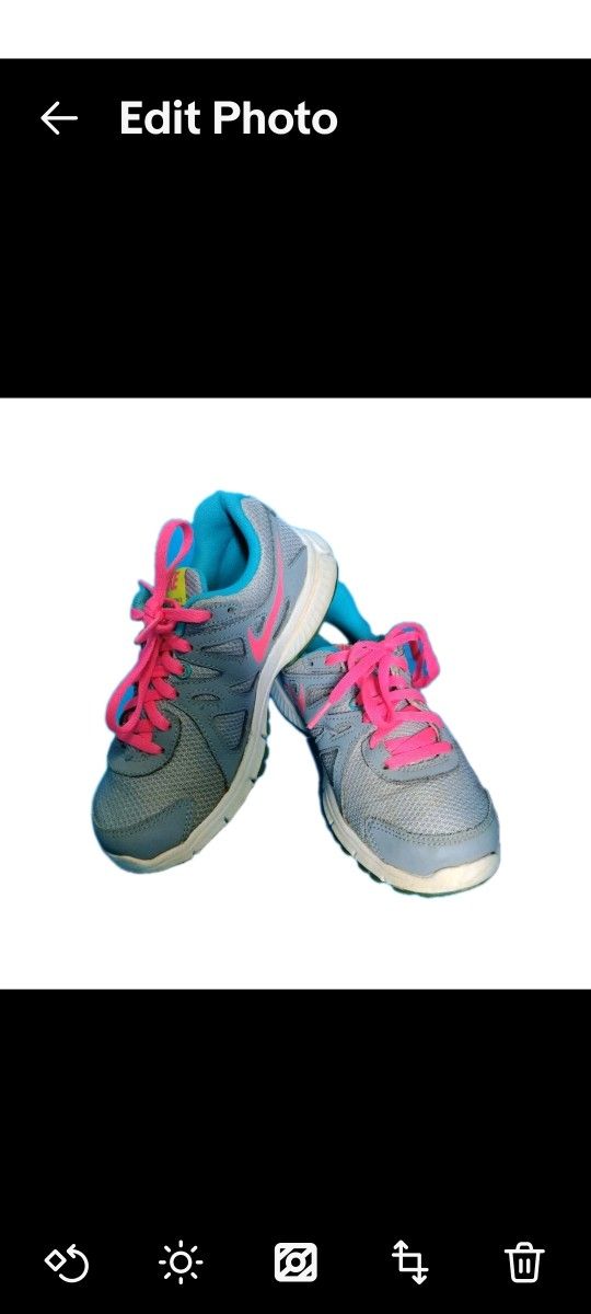 Kids Nike Revolution 2 Running Athletic Shoes 555090-008 size 3.5 y
