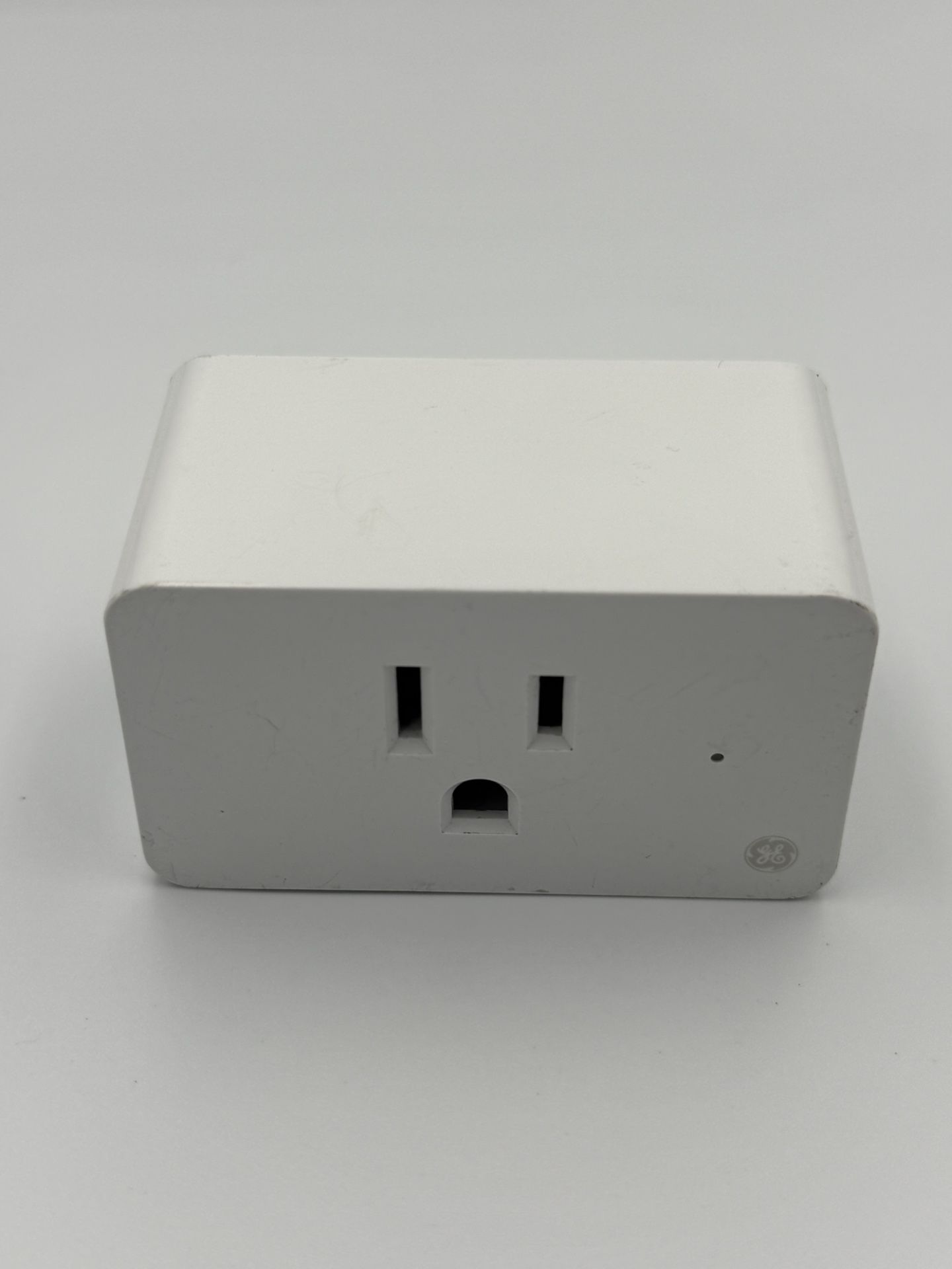 General Electric Indoor Smart Plug White CPLGSTDBLW1