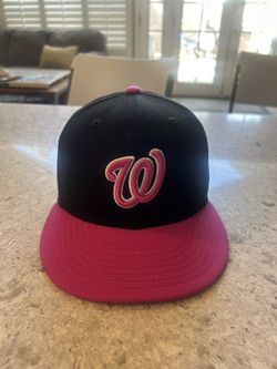fitted hat