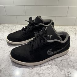 Nike Air Jordan 1 Phat Low Men display picture 1