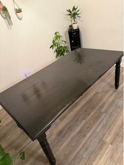 Dinning room table