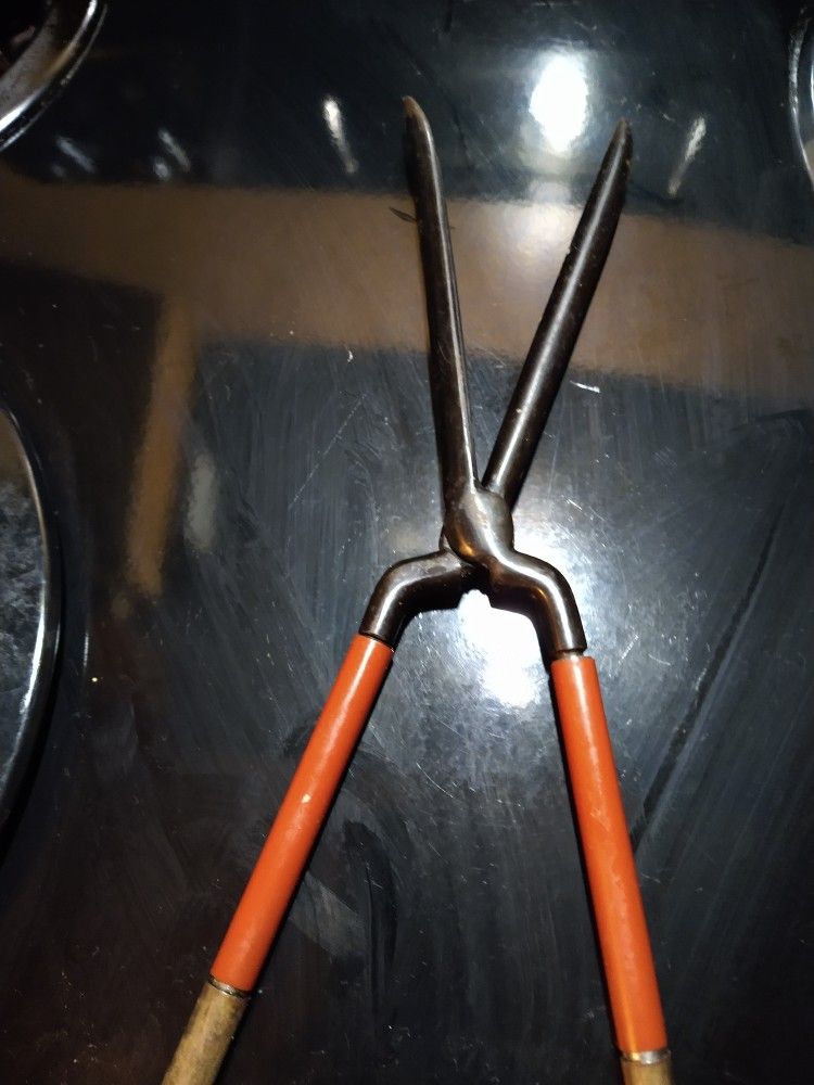 Vintage Antique Old School Curling Iron