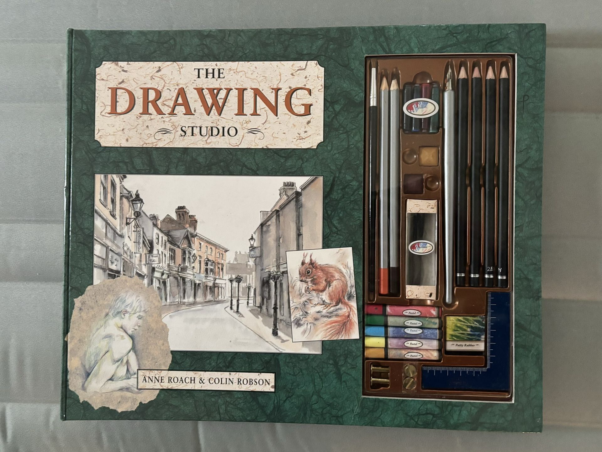 Intermediate Artist Kit. THE DRAWING STUDIO ~ ANNE ROACH & COLIN ROBSON. NEW