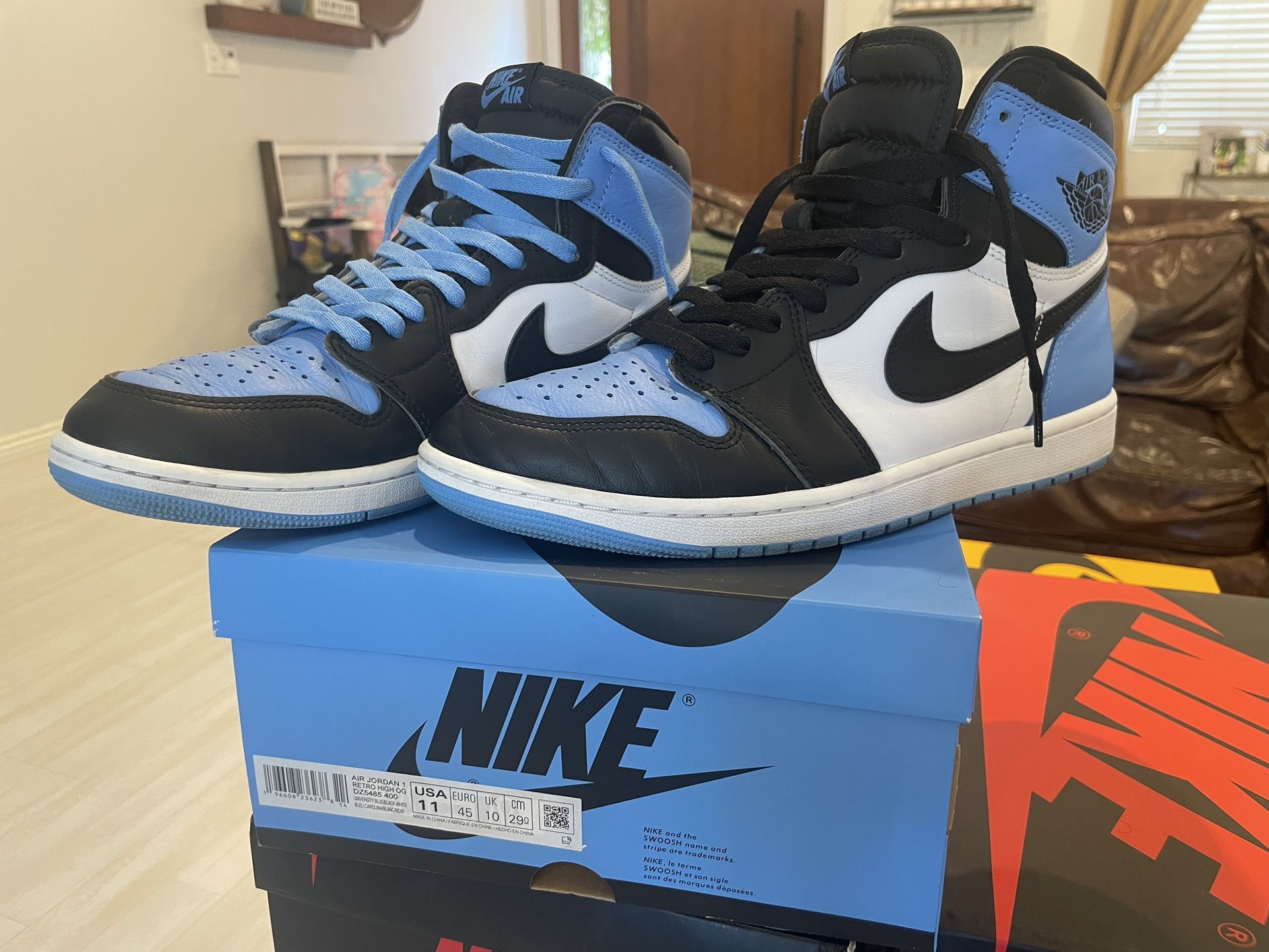 Air Jordan 1 Retro High OG Unc Toe