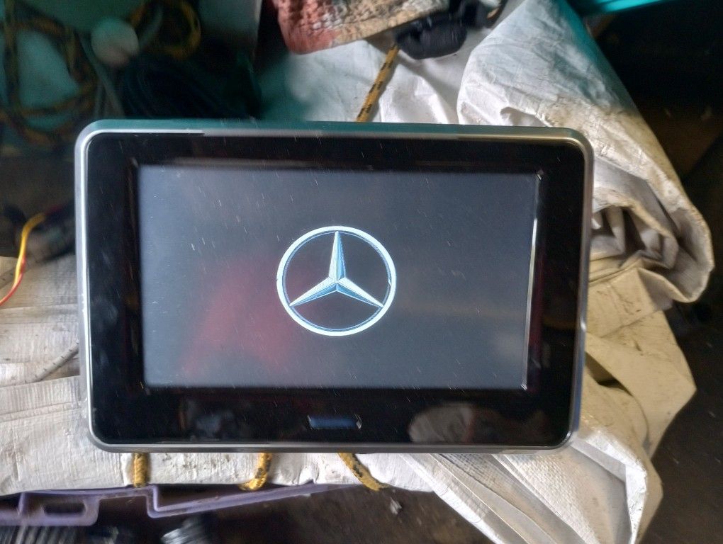 Mercedes-Benz Rear Seat Entertainment System Display Screen
