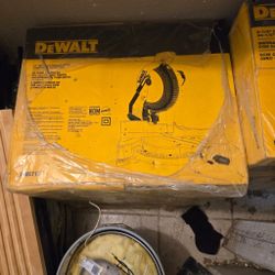 DEWALT Miter Saw, Single Bevel, Compound, 10-Inch, 15-Amp 