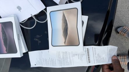 iPhone 18 duo unlocked 256 gb(white)