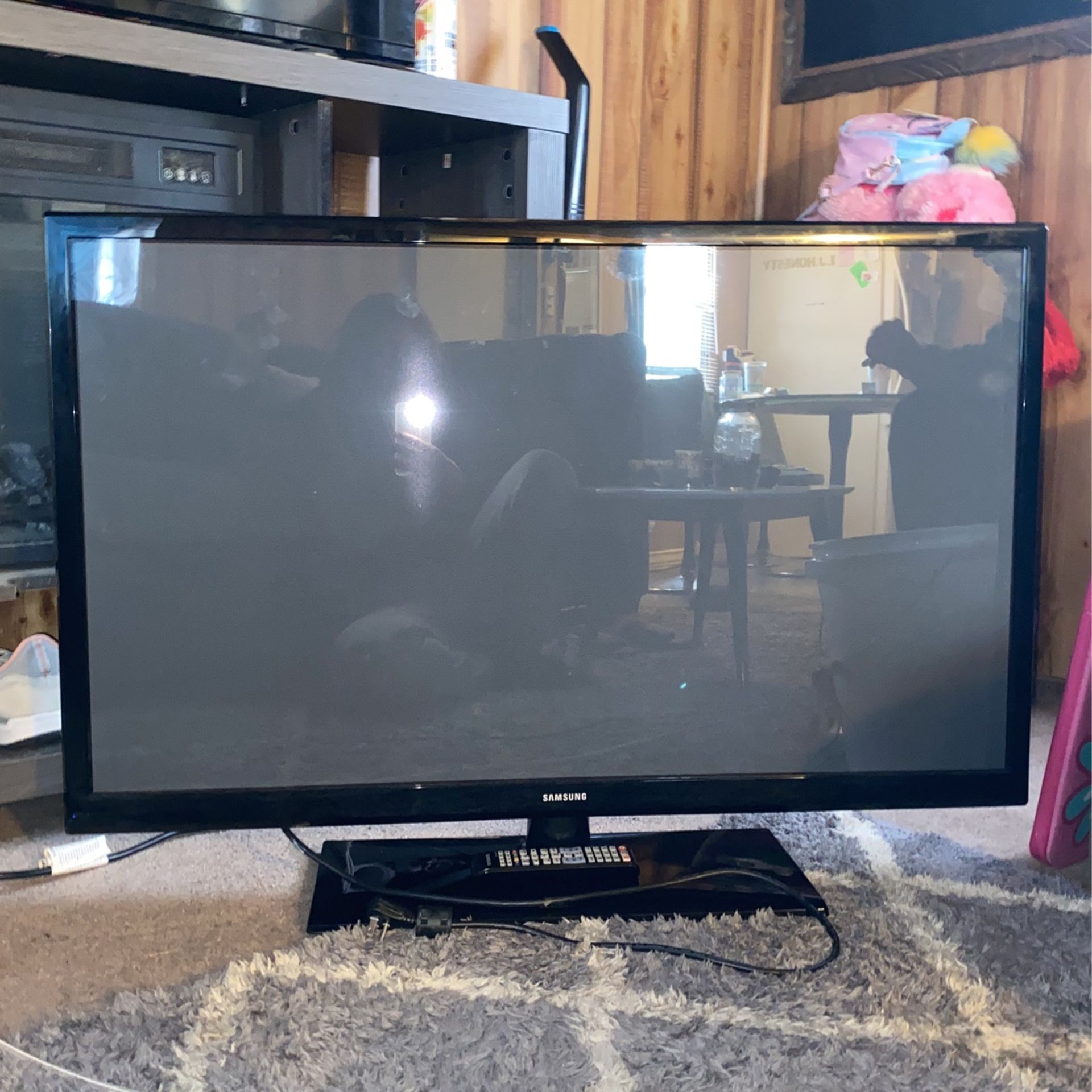 Brand New 43 Inch Samsung Tv 