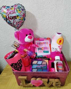MOTHER'S DAY GIFT BASKET. ( PICK UP IN MODESTO.)