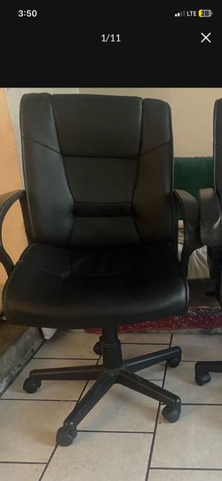 Black leather chair like new