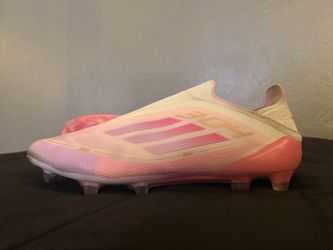 Lamine Yamal cleats