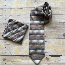 Bergamo New York 100% Silk Geometric Necktie and Pocket Square Set Brown Gold