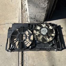 2015 Toyota RAV4 Radiator Shroud And 1 Motor and Blade