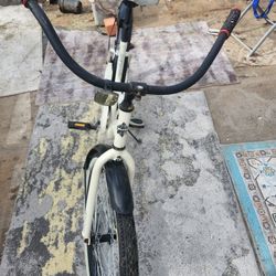 BIKE BEACH CROZER 26INCH SINGL VERY GOOD TIRES AND TUBES NEW GREP WORK PERFECT EVERYTHING IS GOOD CONDITION 