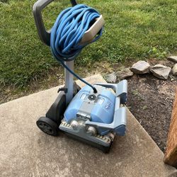 Dolphin Pool Robot
