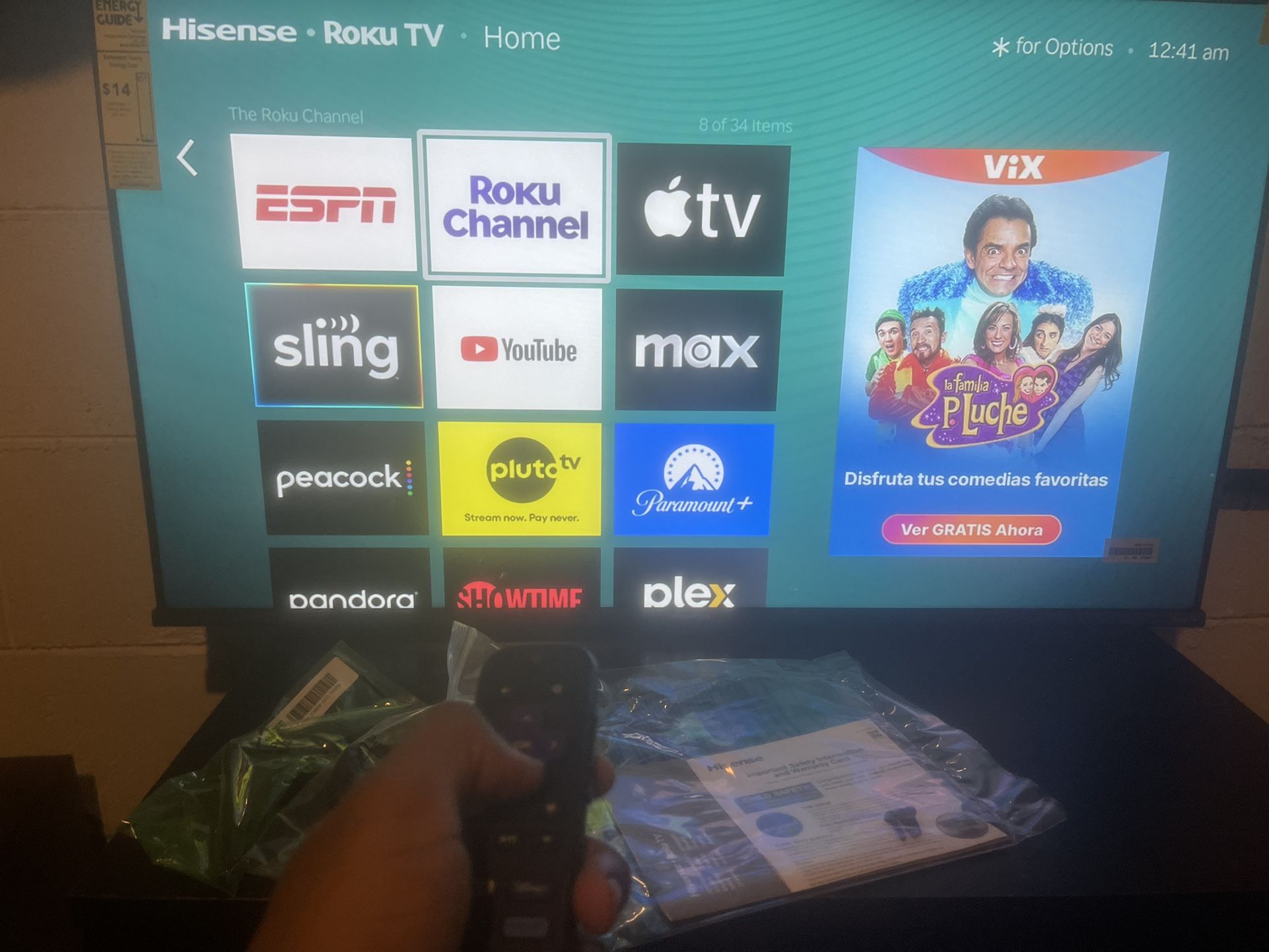 40 Inch Hisense Roku Tv Like New 