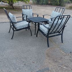 Outdoor Mallin Patio Set