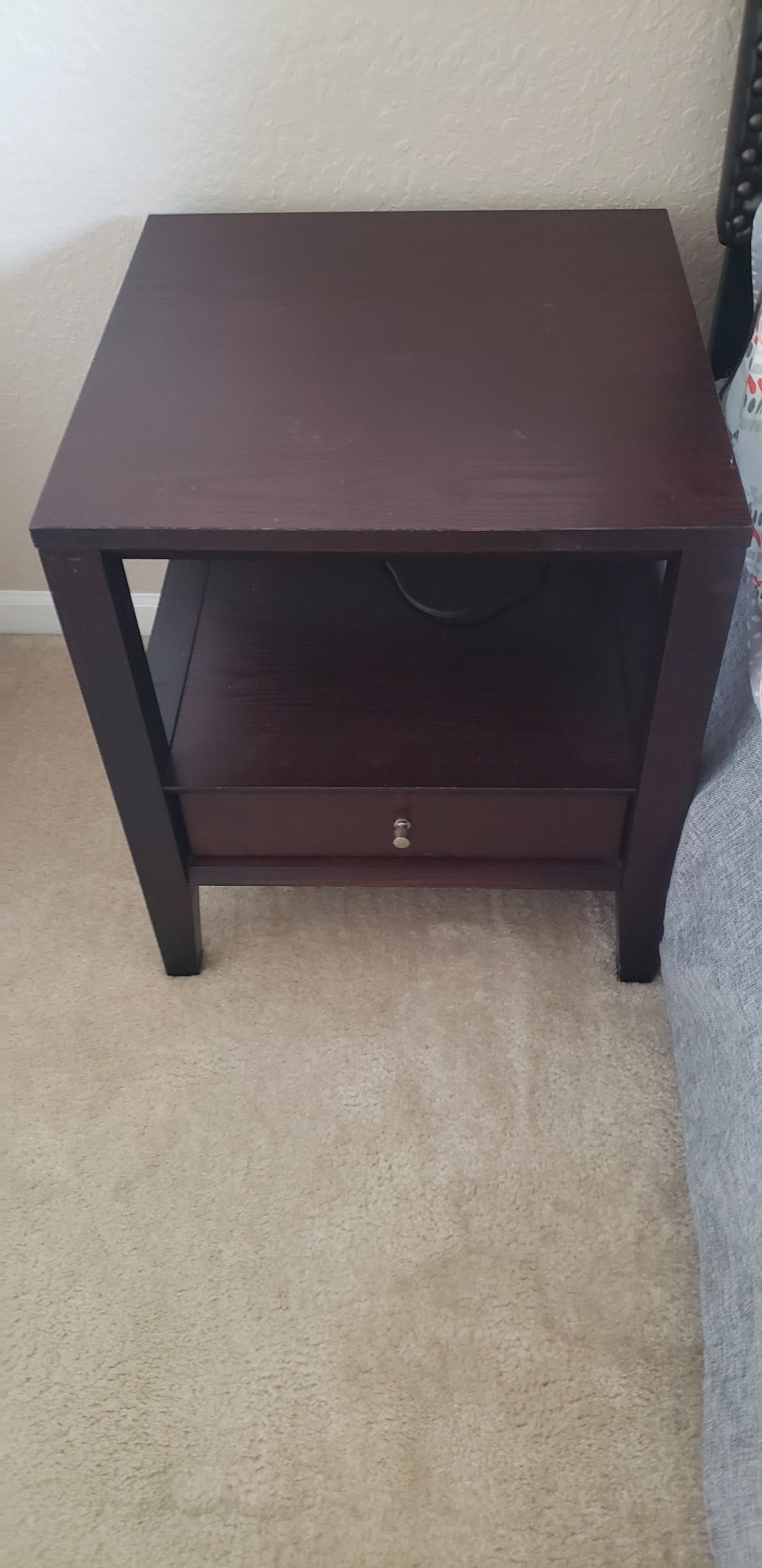 Night stand or side table. Espresso color, in great condition