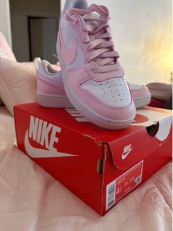 Nike Pink Low court (grade school)