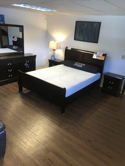 4 piece bedroom set $40 down $727