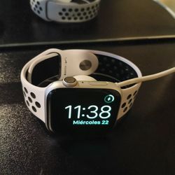 APPLE WATCH SERIES 4 