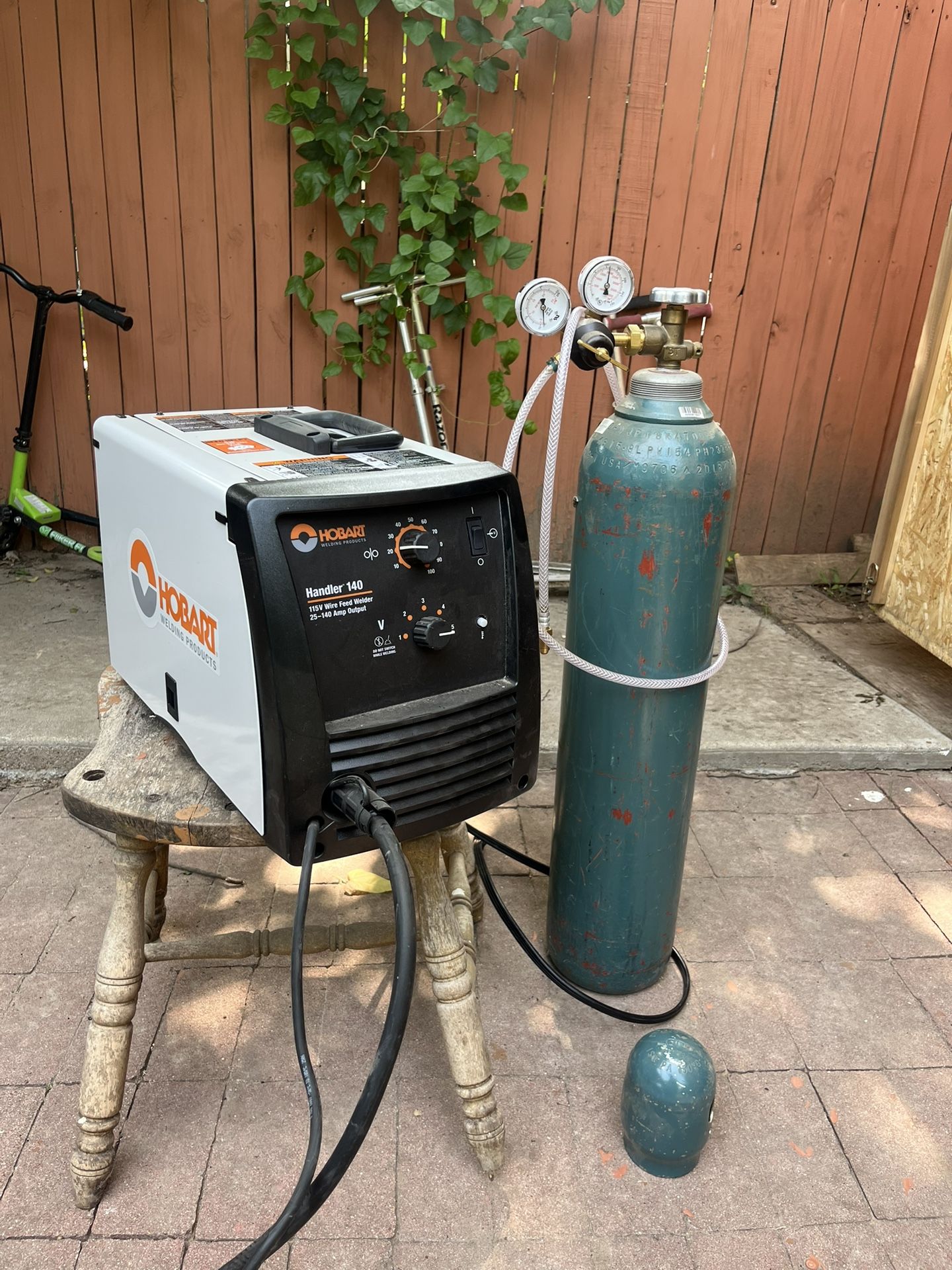 Hobart Handler 140 Flux-Core/MIG Welder