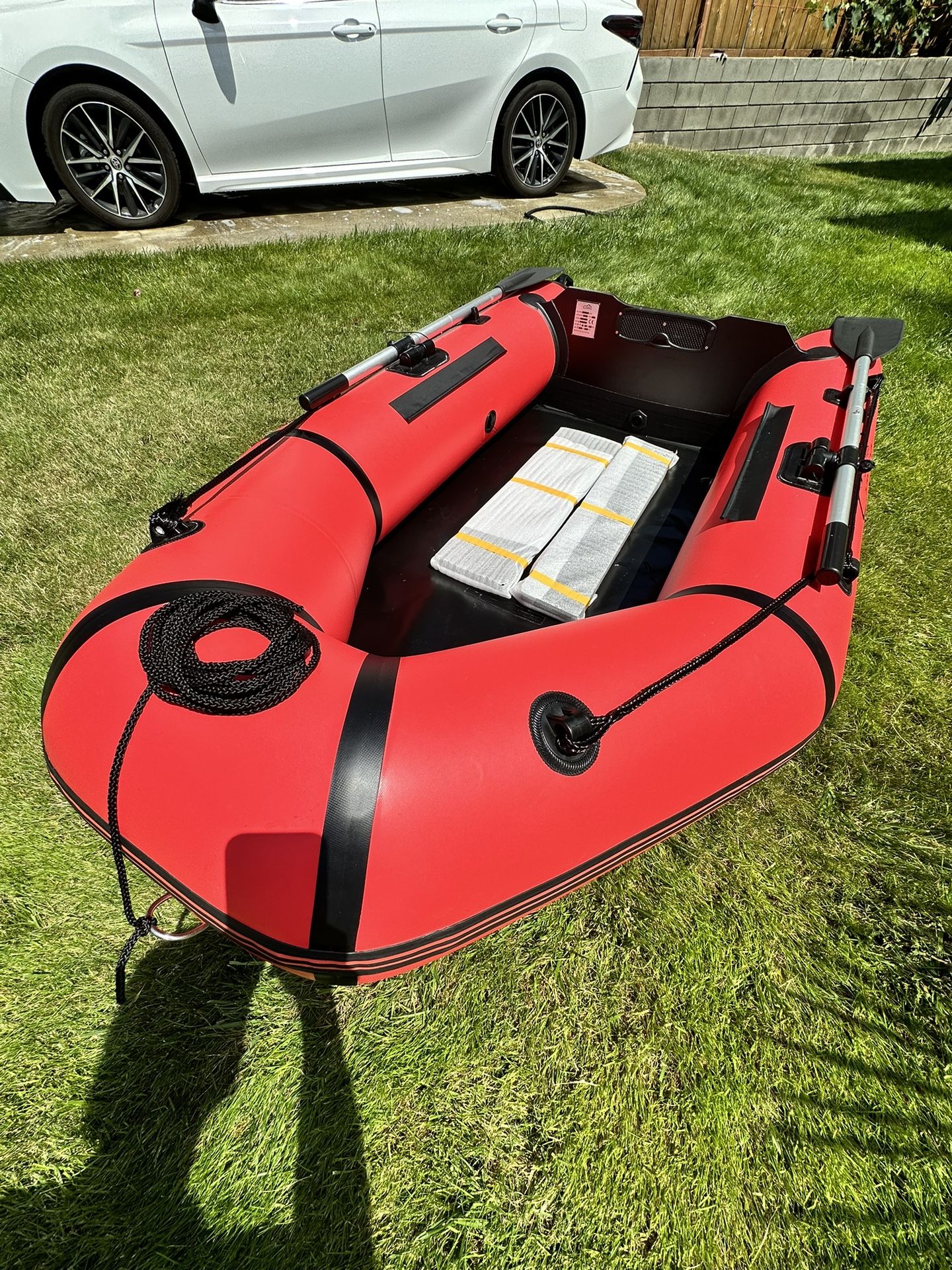 LIKE BRAND NEW! 7.5ft Inflatable Boat for Sale in Federal Way, WA OfferUp