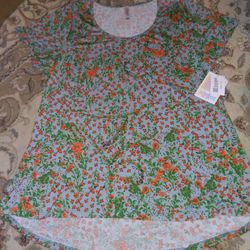 LuLaroe Classic T Top Size XL Short Sleeve Floral Design High-Low T-shirt Blue