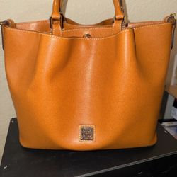 Dooney & Bourke Leather Tote – Caramel Brown