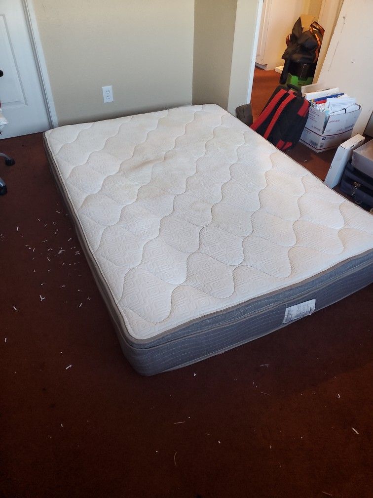 Full size pillowtop Mattress - MOVING MUST GO