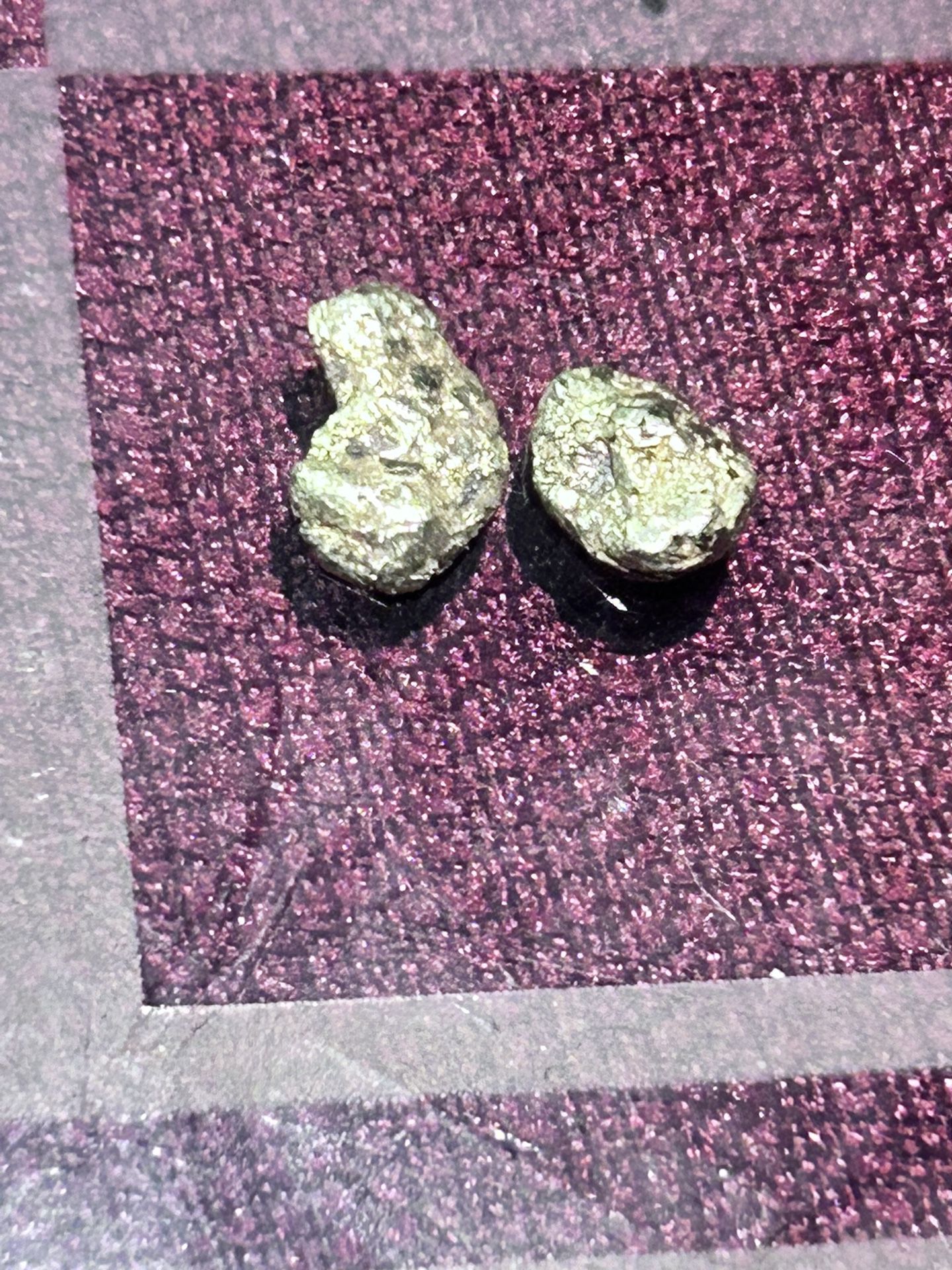 Two nice natural gold nuggets 1.11 g