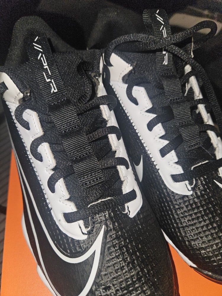 Brand New Nike Vapor Edge Shark Size 5y $30