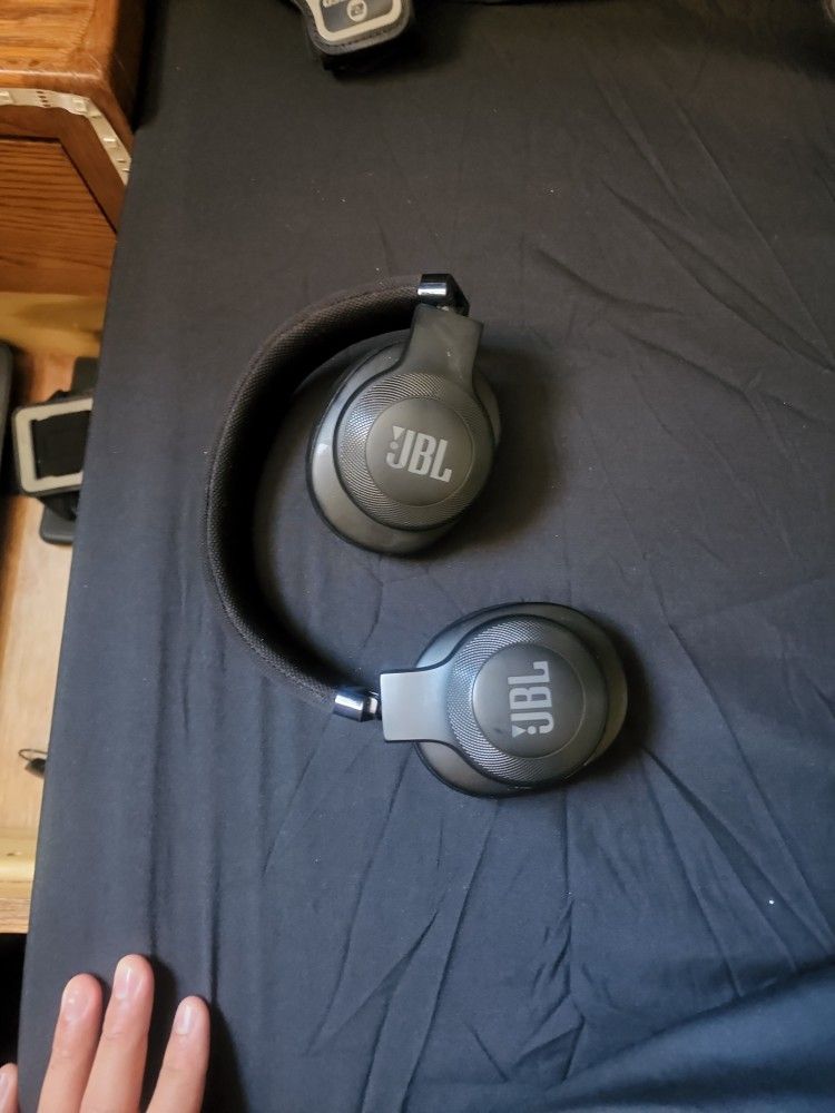 JBL Wireless Headphones