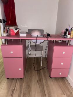 Nail tech  table