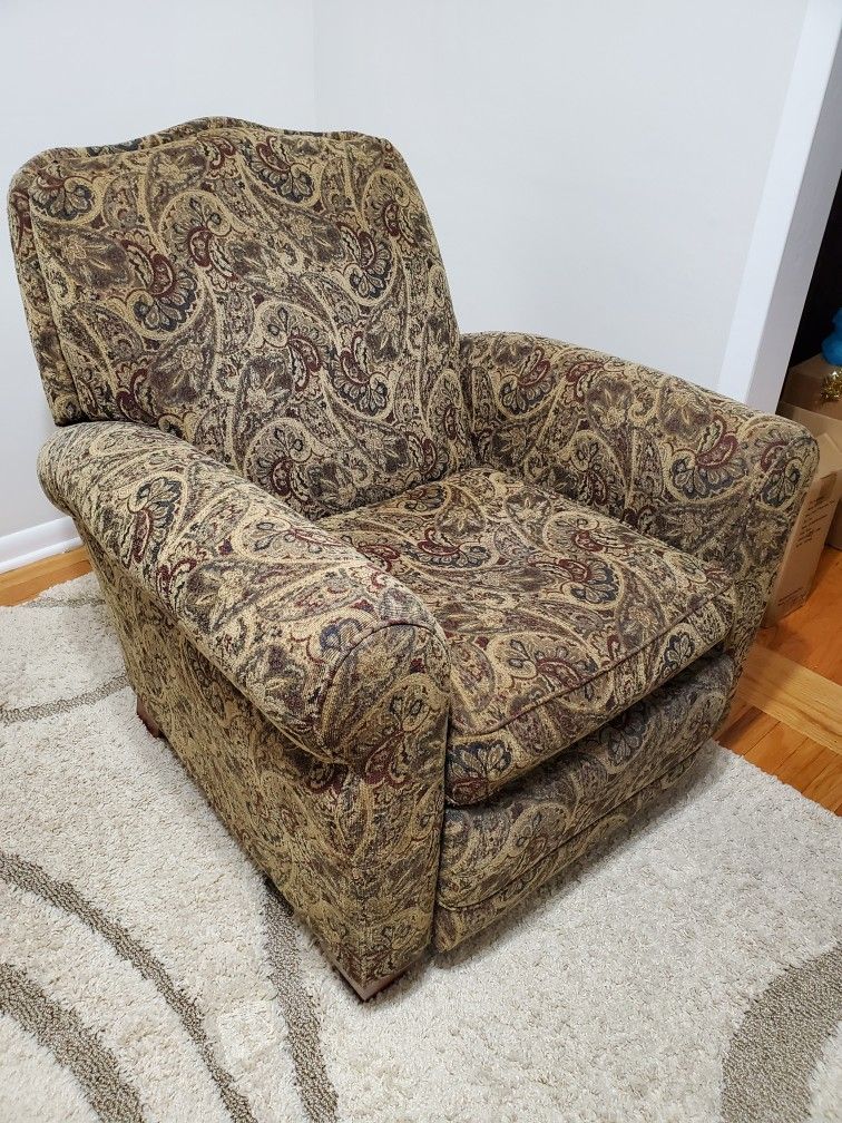 La-Z-boy Full Recliner.