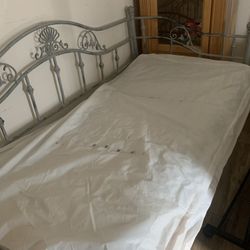 Twin Bed Frame With Mattress