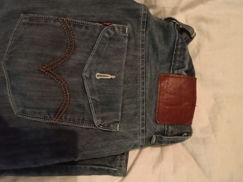 2 Pairs Levi's Jeans